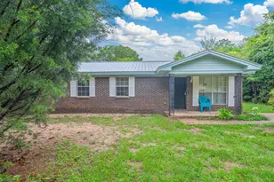 834 McDonald St, Crestview, FL 32536 - Photo 1