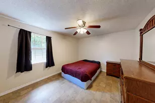 834 McDonald St, Crestview, FL 32536 - Photo 4