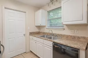 834 McDonald St, Crestview, FL 32536 - Photo 8