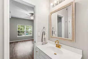 1501 N Partin Dr, Niceville, FL 32578 - Photo 12