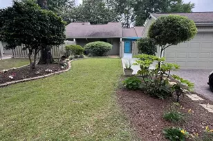 900 Bay Dr, Niceville, FL 32578 - Photo 1