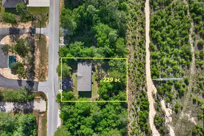 158 W Violet Lane, Defuniak Springs, FL 32433 - Photo 2
