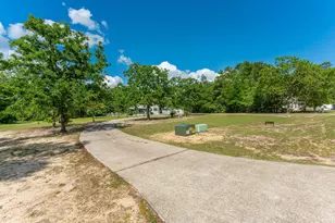 498 Florence Dr, Defuniak Springs, FL 32433 - Photo 10