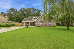 805 Overbrook Dr, Fort Walton Beach, FL 32547 - Photo 1