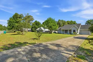 324 John King Rd, Crestview, FL 32539 - Photo 4
