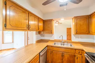 324 John King Rd, Crestview, FL 32539 - Photo 10
