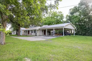 405 Walden Ln, Laurel Hill, FL 32567 - Photo 2