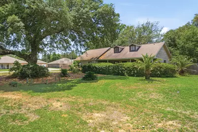 2725 Sherwood Drive, Navarre, FL 32566 - Photo 2