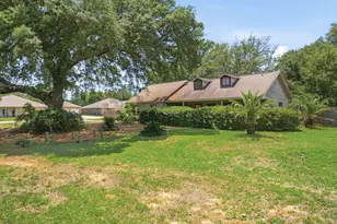 2725 Sherwood Dr, Navarre, FL 32566 - Photo 2