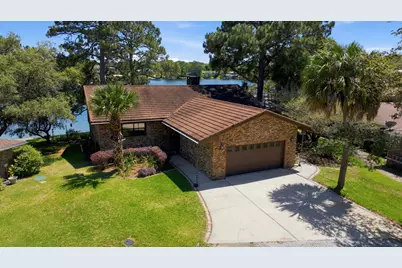 602 Cinco Terrace Lane, Fort Walton Beach, FL 32547 - Photo 1