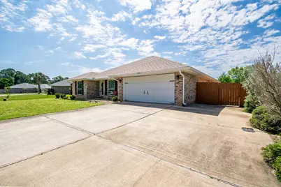 9687 Parker Lake Circle, Navarre, FL 32566 - Photo 2