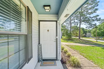 219 W Pinoak Court, Crestview, FL 32539 - Photo 6