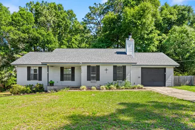 219 W Pinoak Court, Crestview, FL 32539 - Photo 1