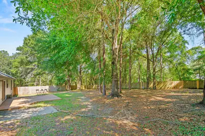 219 W Pinoak Court, Crestview, FL 32539 - Photo 38
