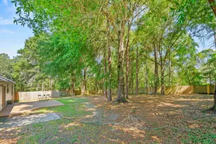 219 W Pinoak Ct, Crestview, FL 32539 - Photo 38