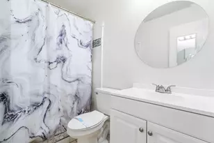 219 W Pinoak Ct, Crestview, FL 32539 - Photo 34