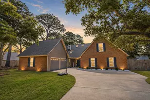 7 Hampton Cir, Niceville, FL 32578 - Photo 1