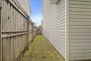 1803 Pointed Leaf Ln, Fort Walton Beach, FL 32547 - Photo 14