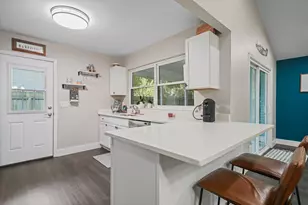 39 9th St, Shalimar, FL 32579 - Photo 6