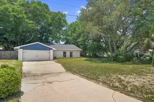 39 9th St, Shalimar, FL 32579 - Photo 2