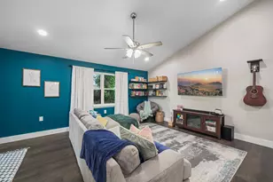 39 9th St, Shalimar, FL 32579 - Photo 14
