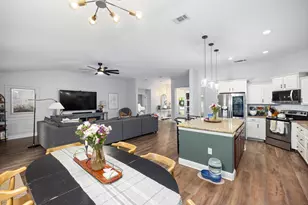 3013 Crown Creek Cir, Crestview, FL 32539 - Photo 10