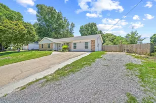 3010 Windsor Cir, Crestview, FL 32539 - Photo 2