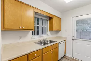 1740 Thomas St, Niceville, FL 32578 - Photo 16