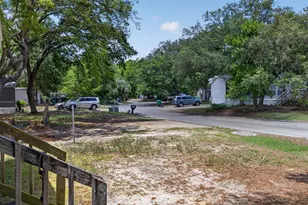 1037 Everglade Dr, Niceville, FL 32578 - Photo 8