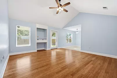103 Point Comfort Road, Mary Esther, FL 32569 - Photo 10