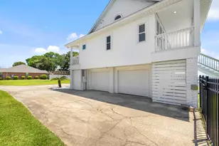 2005 Jessica Way, Navarre, FL 32566 - Photo 4