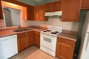 208 SE Oak St, Fort Walton Beach, FL 32548 - Photo 6