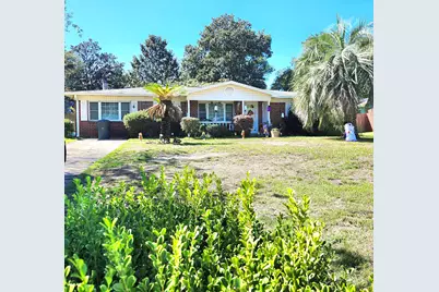 212 NW Baker Avenue, Fort Walton Beach, FL 32548 - Photo 1
