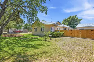 218 NE Troy St, Fort Walton Beach, FL 32548 - Photo 1