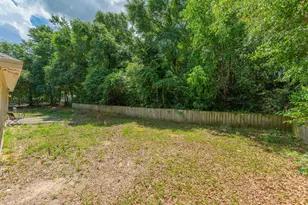 328 Lakeview Dr, Crestview, FL 32536 - Photo 4