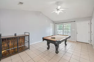 328 Lakeview Dr, Crestview, FL 32536 - Photo 8