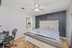 328 Lakeview Dr, Crestview, FL 32536 - Photo 20