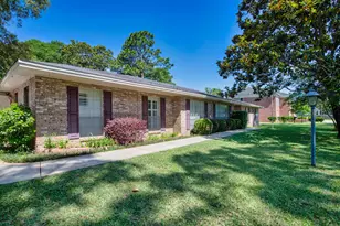 645 NE Country Club Ave, Fort Walton Beach, FL 32547 - Photo 2