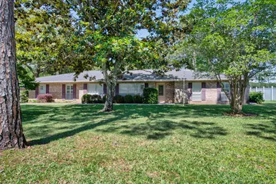 645 NE Country Club Avenue, Fort Walton Beach, FL 32547 - Photo 1