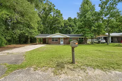 106 Andrews Avenue, Defuniak Springs, FL 32433 - Photo 1