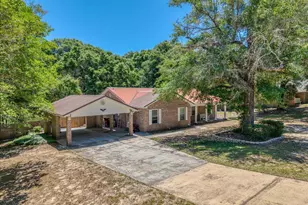 210 Shell Dr, Crestview, FL 32536 - Photo 2