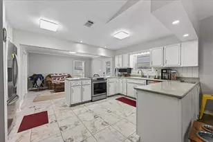 210 Shell Dr, Crestview, FL 32536 - Photo 16