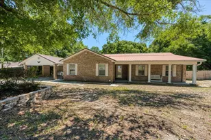 210 Shell Dr, Crestview, FL 32536 - Photo 8