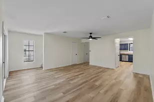 37 12th St, Shalimar, FL 32579 - Photo 6