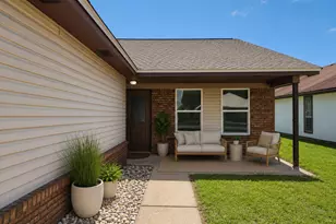911 Lawton Ct, Fort Walton Beach, FL 32547 - Photo 2