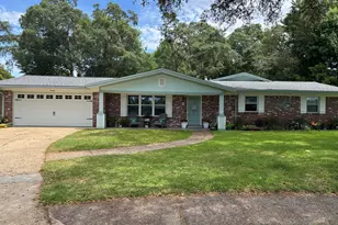 20 Forest Grove Pl, Fort Walton Beach, FL 32548 - Photo 1