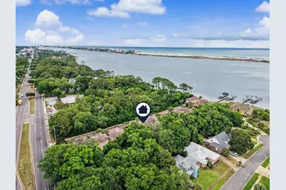 490 Soundview Court, Mary Esther, FL 32569 - Photo 2