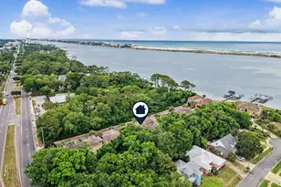 490 Soundview Ct, Mary Esther, FL 32569 - Photo 2