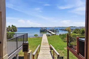 490 Soundview Ct, Mary Esther, FL 32569 - Photo 1