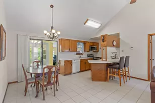 1929 Williams Creek Dr, Navarre, FL 32566 - Photo 10